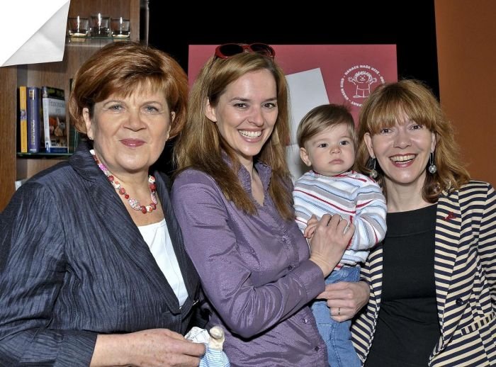 Zuzana Baudyšová se S. Witowskou a Filipem