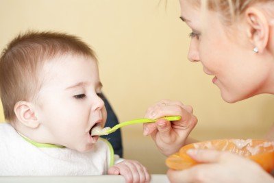 Kdy začít s příkrmy