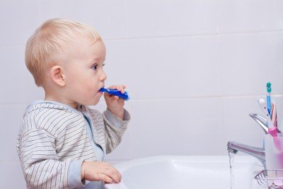 Čištění zubů u kojenců a batolat